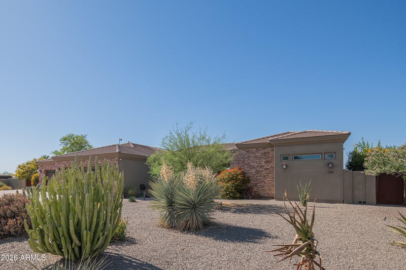1110 W Creek Canyon Rd, Phoenix, AZ 85086