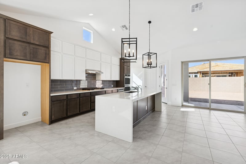 1110 W J Waltz Way, Apache Junction, AZ 85120