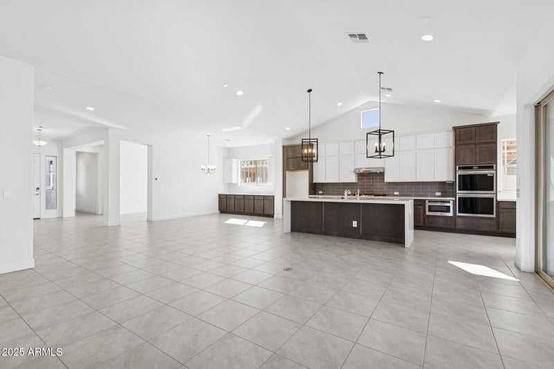 1110 W J Waltz Way, Apache Junction, AZ 85120