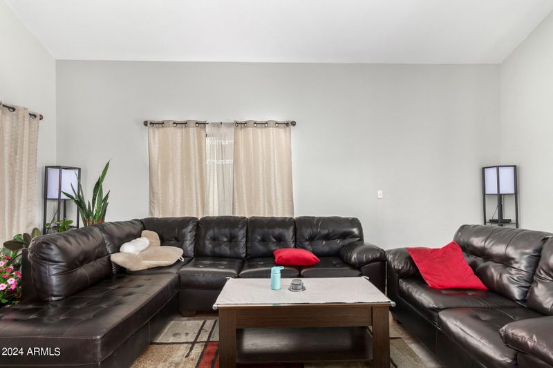 11101 N 82nd Dr, Peoria, AZ 85345