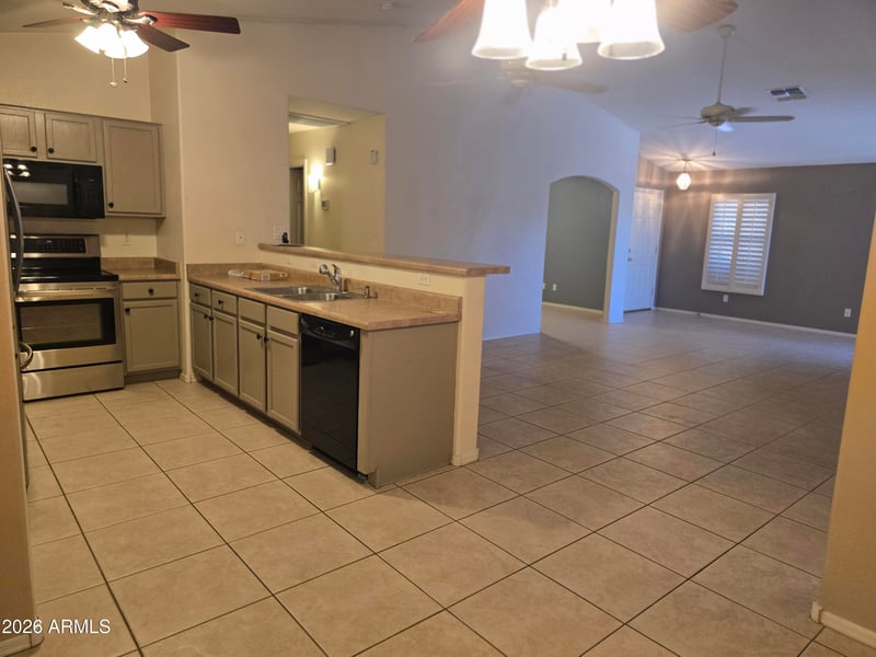 11109 W Madisen Ellise Dr, Surprise, AZ 85378
