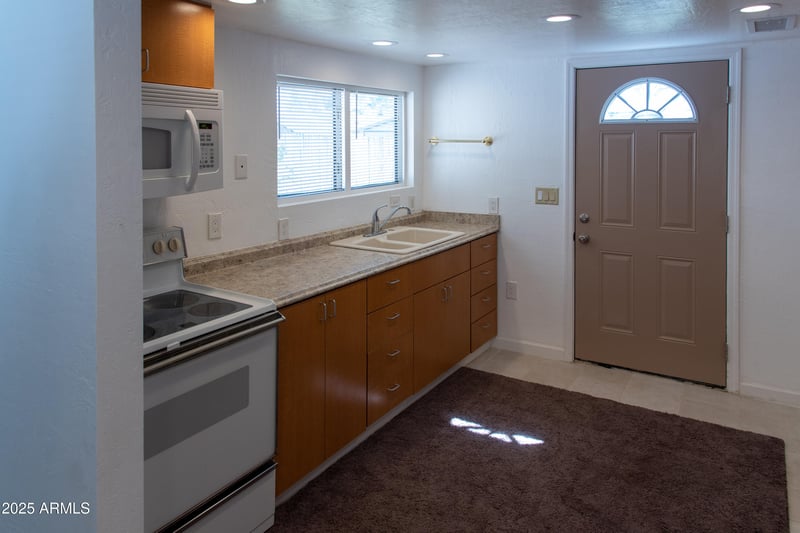 1111 Cinnabar Ave, Phoenix, AZ 85021