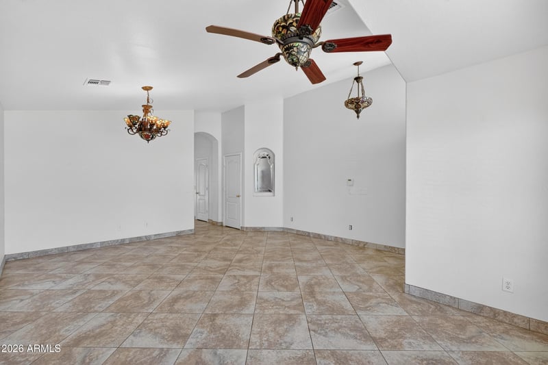 1111 Palomino Way, San Tan Valley, AZ 85143