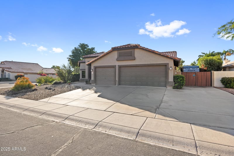 1111 Lisa Ln, Tempe, AZ 85284