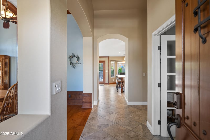 1111 Lisa Ln, Tempe, AZ 85284