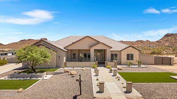 1111 Lucky Ln, San Tan Valley, AZ 85144