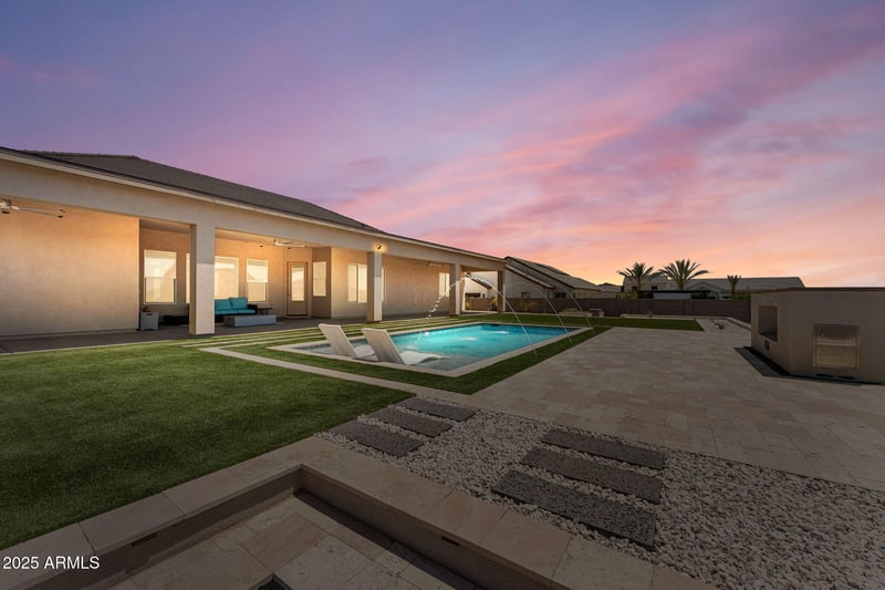 1111 Lucky Ln, San Tan Valley, AZ 85144