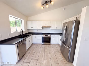 1111 N 64th St #38, Mesa, AZ 85205