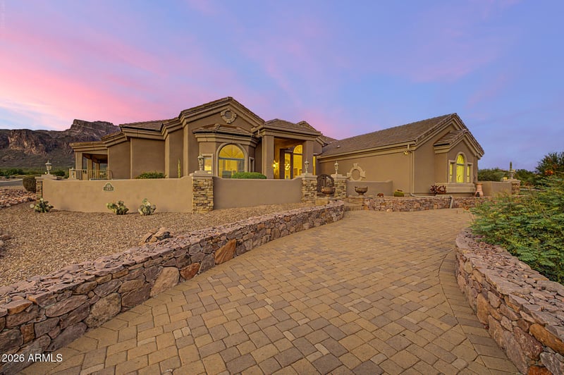 1111 S Deer Run Ct, Apache Junction, AZ 85119
