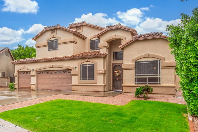 1111 Sandstone St, Gilbert, AZ 85296