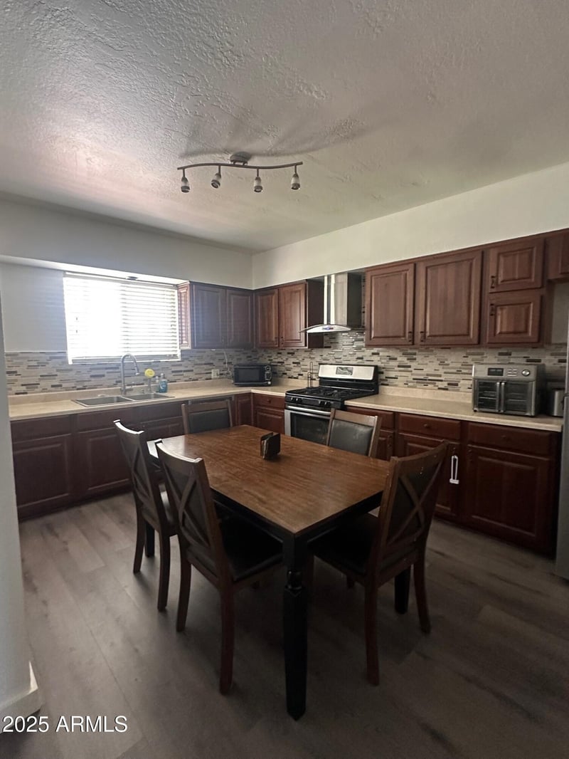 1111 Turney Ave #18, Phoenix, AZ 85014