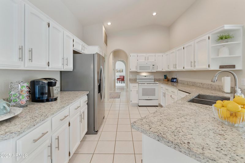 11115 E Bellflower Ct, Sun Lakes, AZ 85248