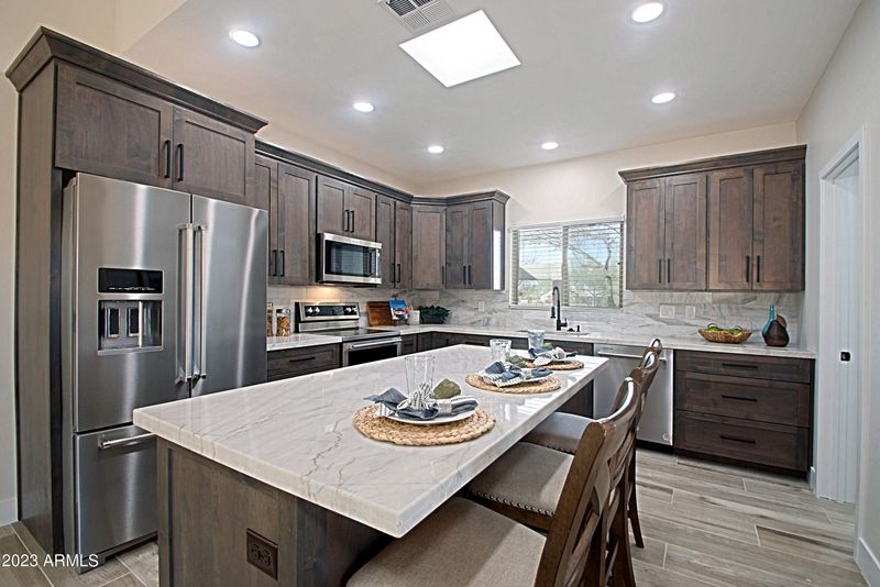 1112 E Carlise Rd, Phoenix, AZ 85086