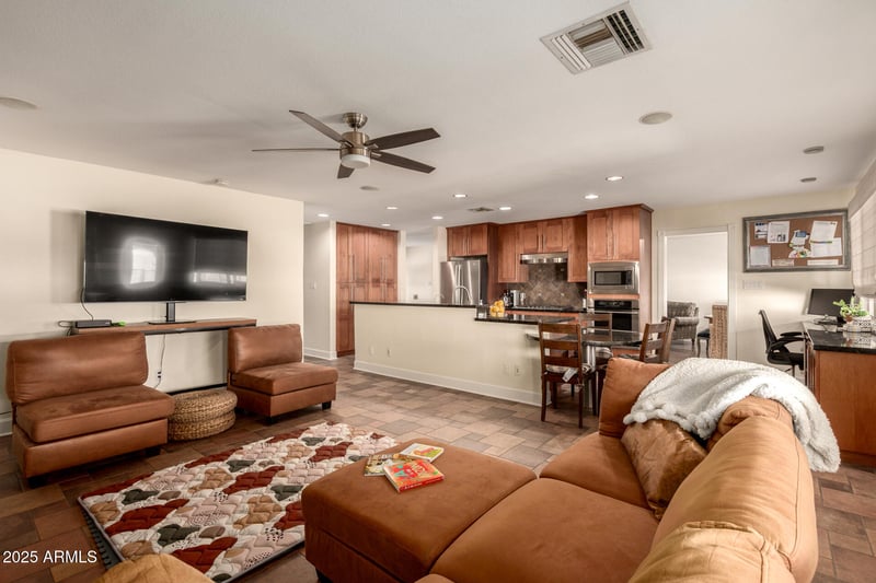 1112 Westchester Dr, Tempe, AZ 85283