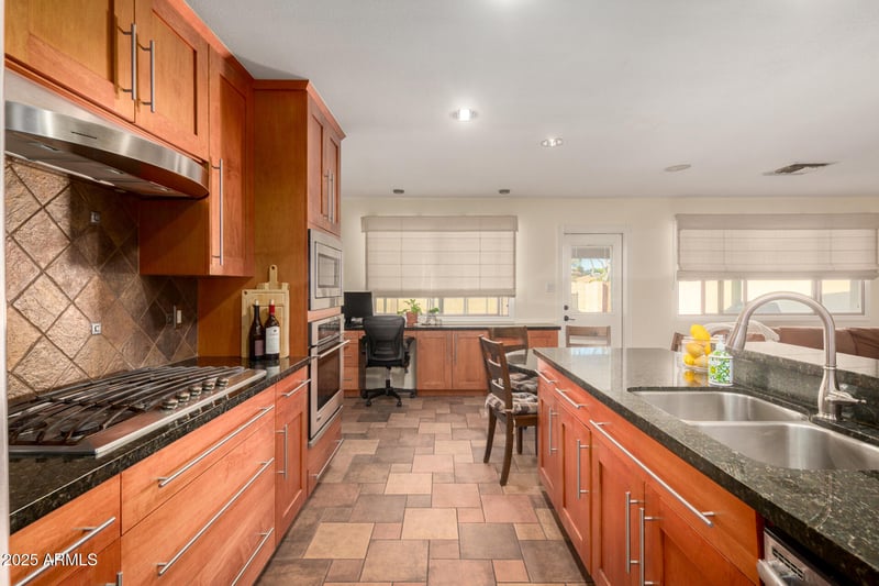 1112 Westchester Dr, Tempe, AZ 85283