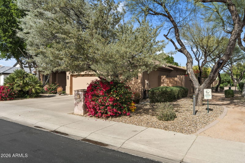 11126 E Cannon Dr, Scottsdale, AZ 85259
