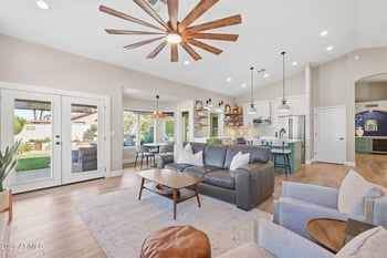1113 S Scallop Dr, Gilbert, AZ 85233