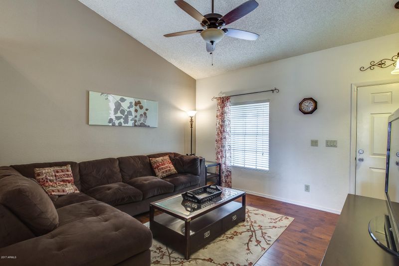 1113 W Mohawk Ln, Phoenix, AZ 85027