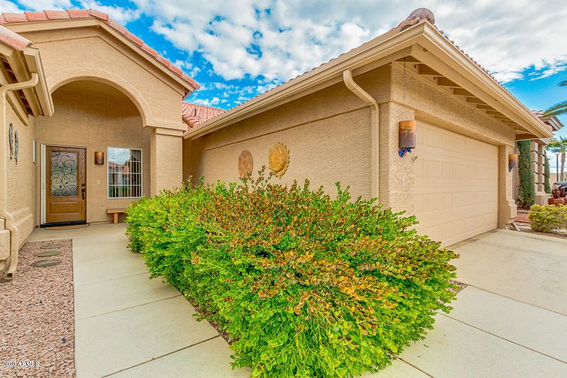 11132 E Flintlock Dr, Sun Lakes, AZ 85248