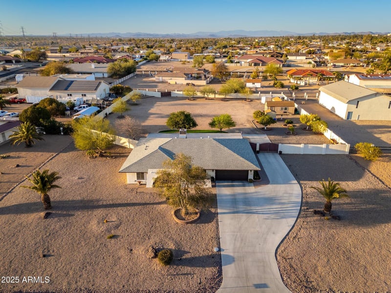 11138 Hatcher Rd, Sun City, AZ 85351