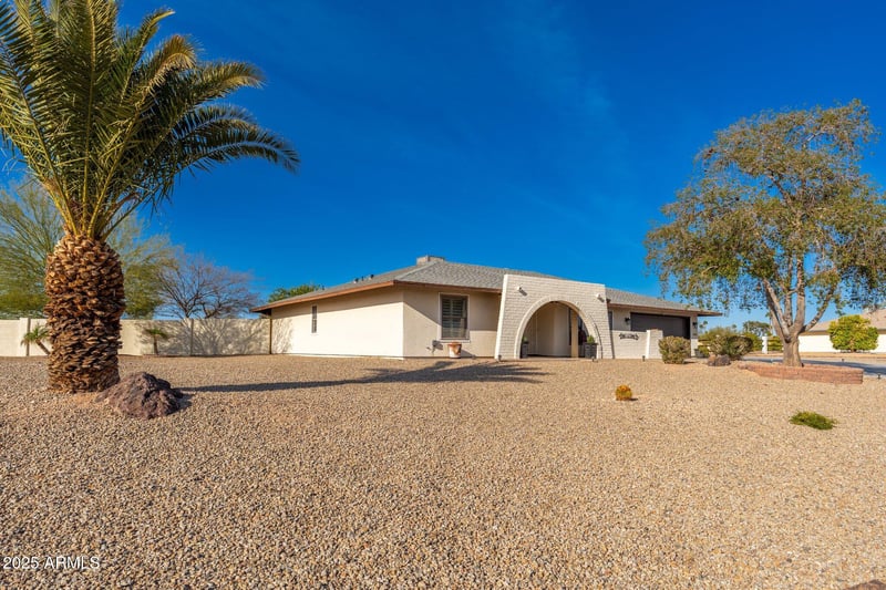 11138 Hatcher Rd, Sun City, AZ 85351