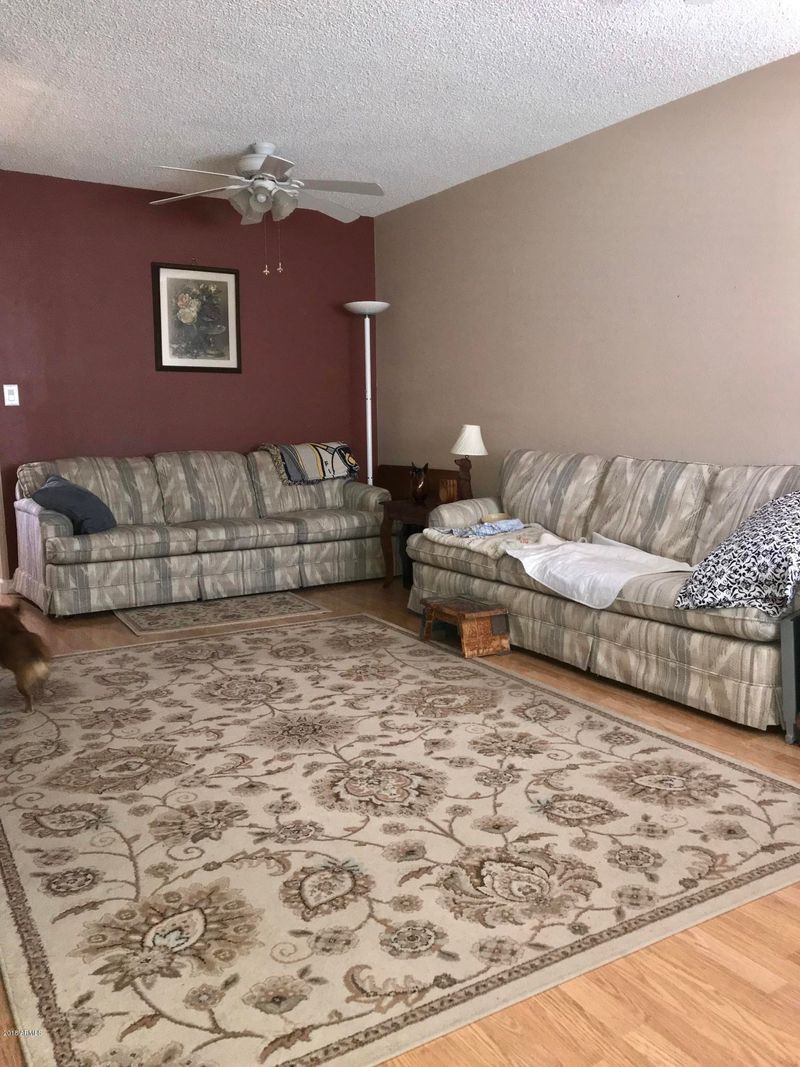 11138 W Emerald Dr, Sun City, AZ 85351