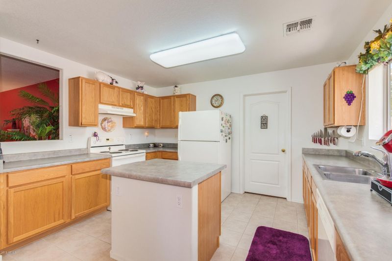 1114 E Beth Dr, Phoenix, AZ 85042