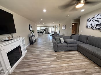 1114 Desert Dr, Phoenix, AZ 85042