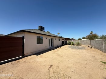 1114 Desert Dr, Phoenix, AZ 85042