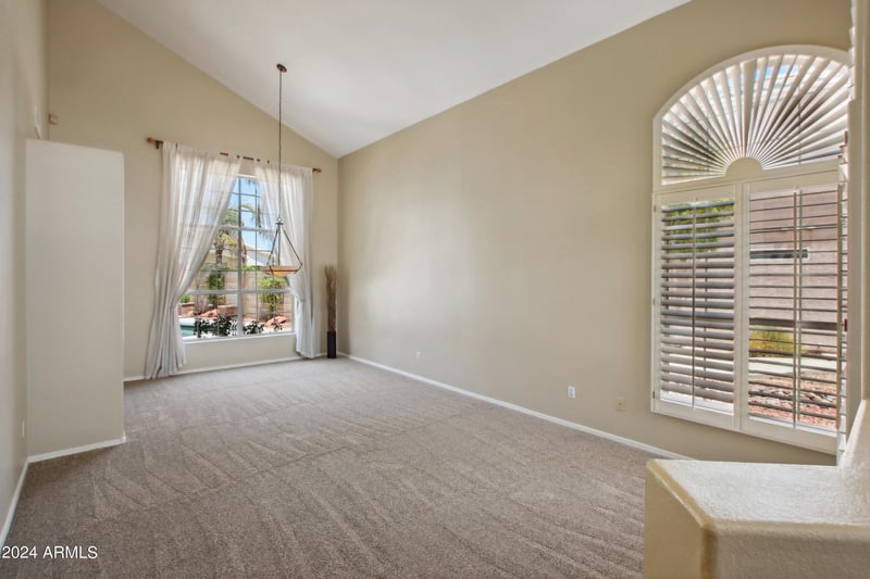 1114 W Betty Elyse Ln, Phoenix, AZ 85023