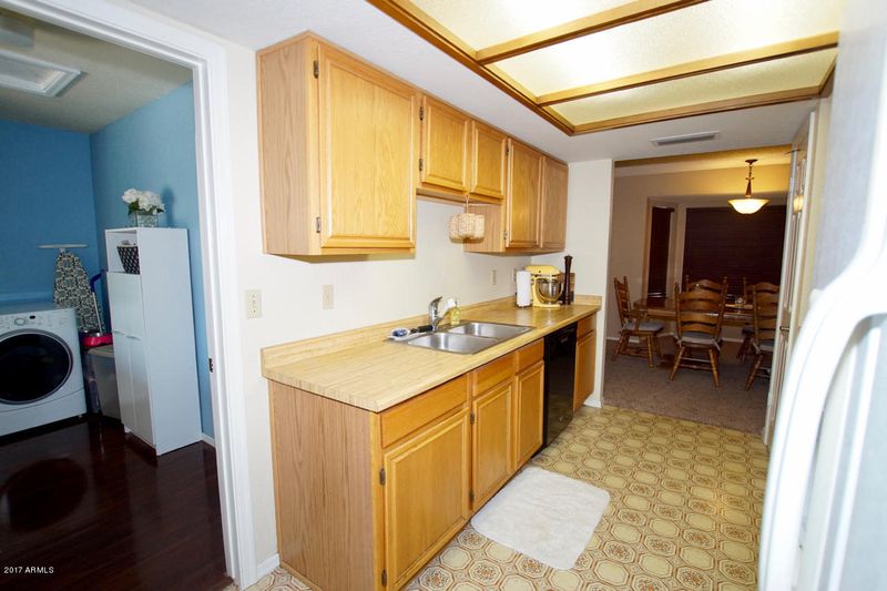 1115 E Taro Ln, Phoenix, AZ 85024