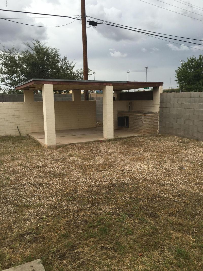 1115 N 34th St, Phoenix, AZ 85008