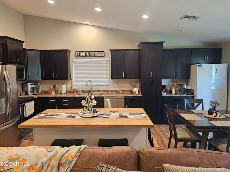 11167 Elm Ln, Avondale, AZ 85323