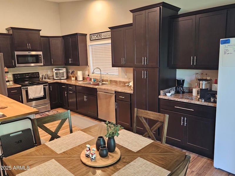 11167 Elm Ln, Avondale, AZ 85323