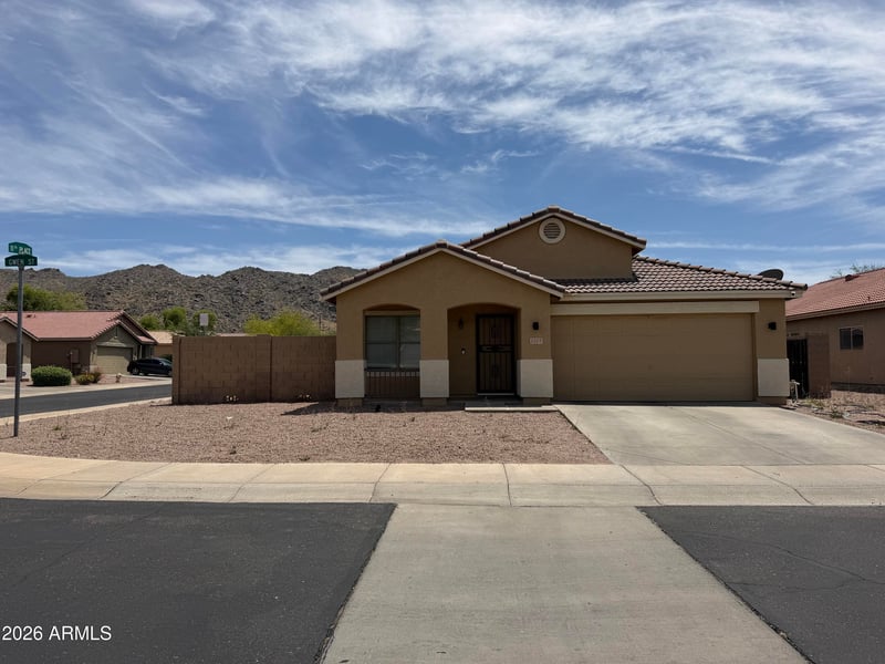 1117 Gwen St, Phoenix, AZ 85042