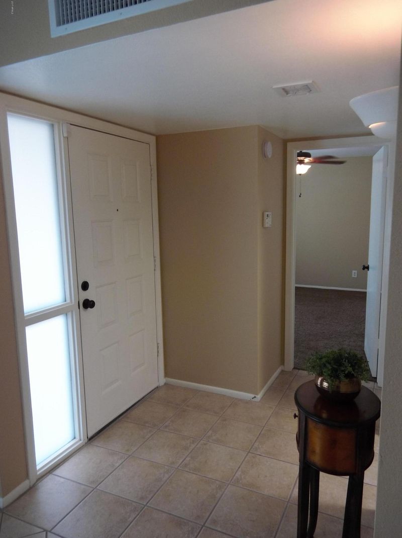1118 E Michelle Dr, Phoenix, AZ 85022