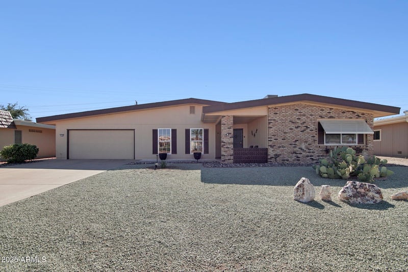 11181 Palmeras Dr, Sun City, AZ 85373