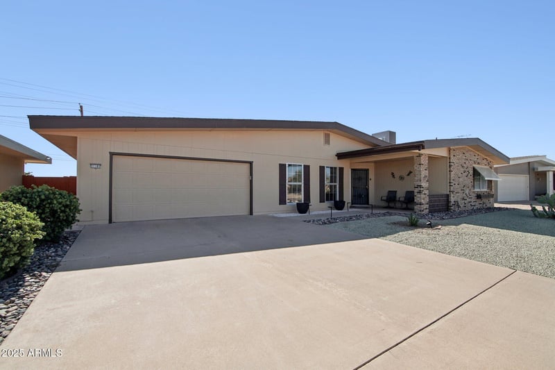 11181 Palmeras Dr, Sun City, AZ 85373