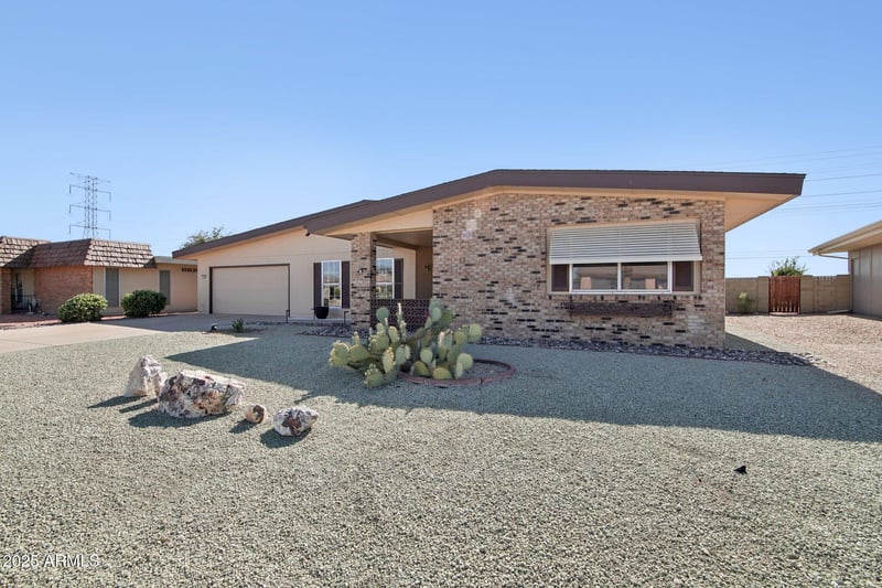 11181 Palmeras Dr, Sun City, AZ 85373