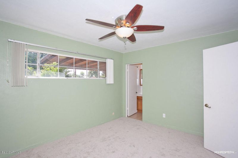 1119 E Lawrence Rd, Phoenix, AZ 85014