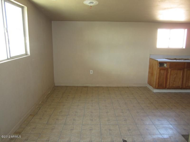 112 E Davis Ln, Avondale, AZ 85323
