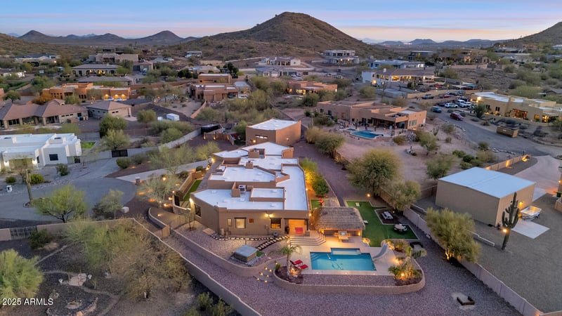 112 Sagebrush Dr, Phoenix, AZ 85085