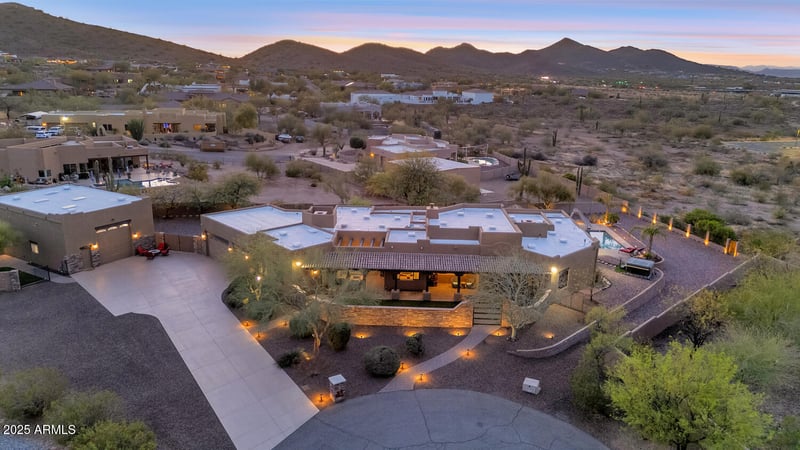 112 Sagebrush Dr, Phoenix, AZ 85085
