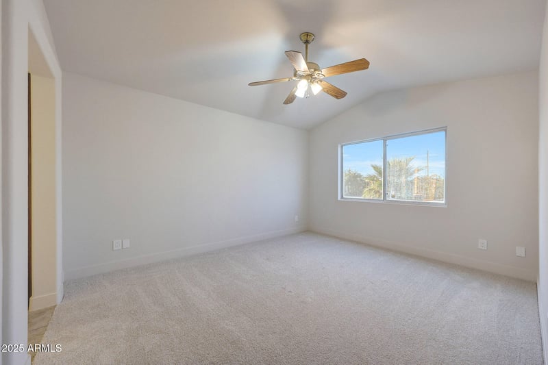 1120 Wagoner Rd, Phoenix, AZ 85023