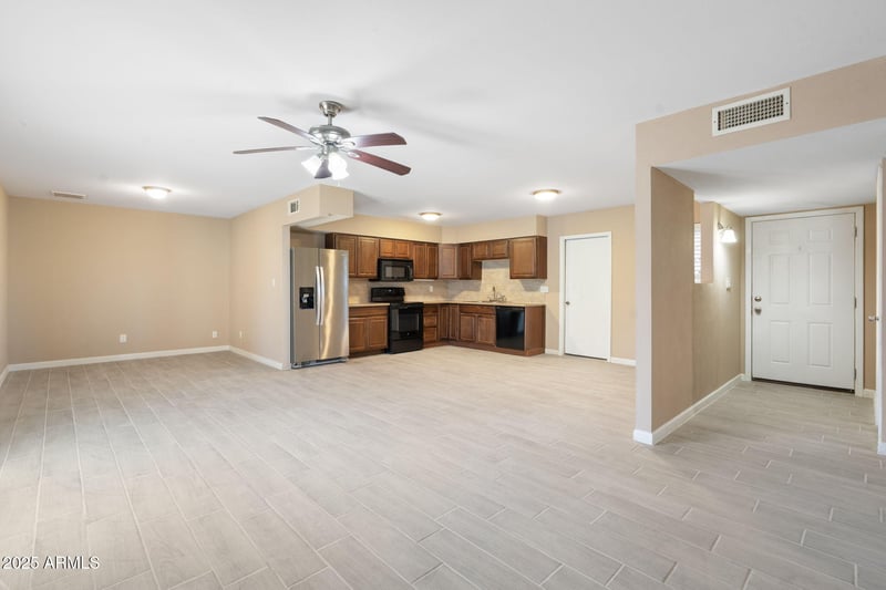 1121 Halstead Dr, Phoenix, AZ 85023