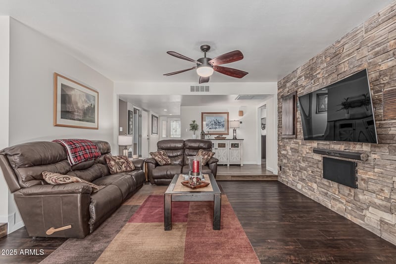 1121 Mission Dr, Chandler, AZ 85224