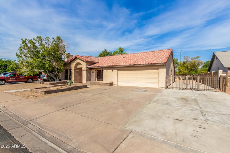 1121 Winthrop Cir, Mesa, AZ 85213