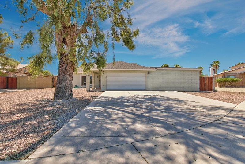 11212 N 68th Dr, Peoria, AZ 85345