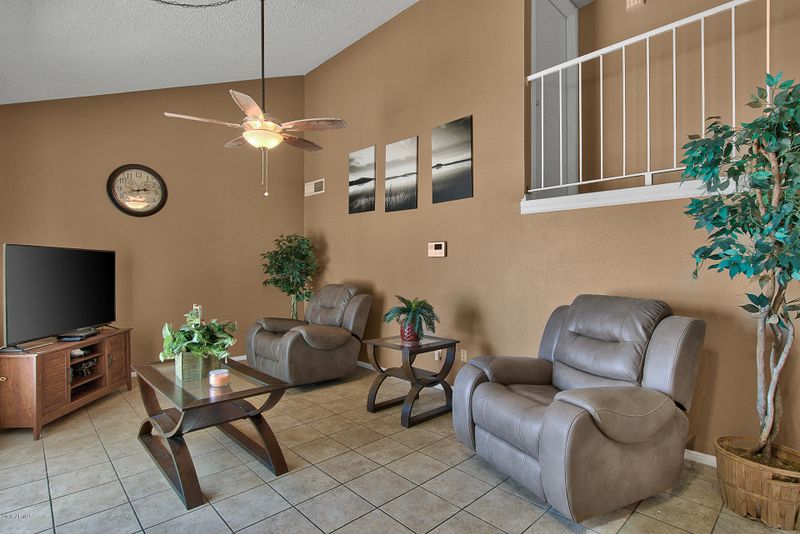 11212 N 68th Dr, Peoria, AZ 85345