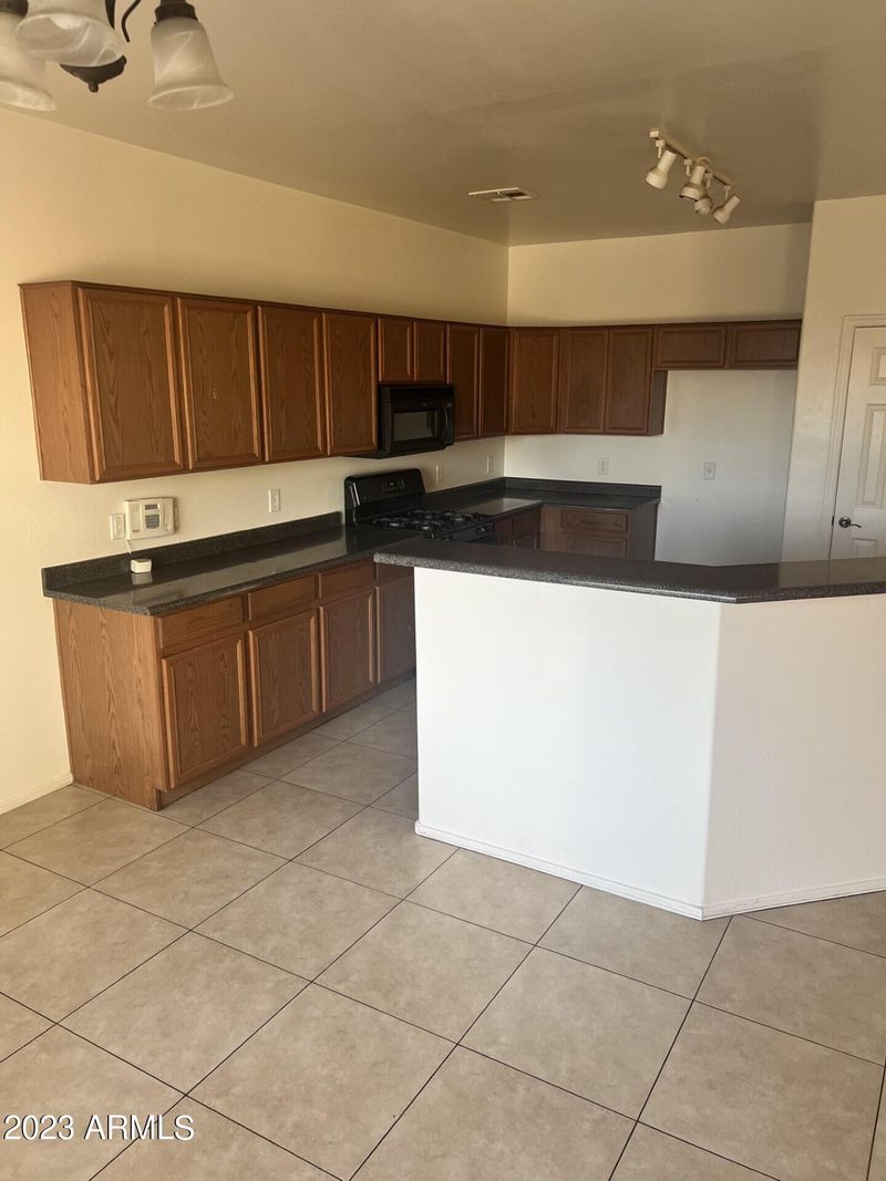 11214 W Chase Dr, Avondale, AZ 85323